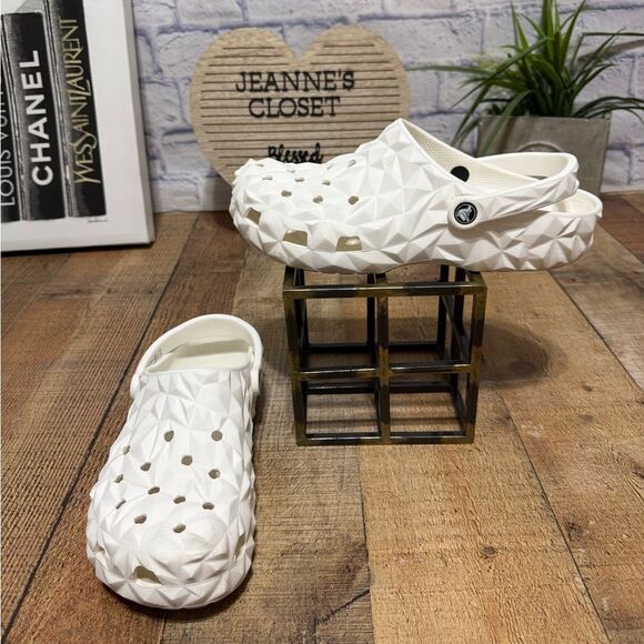 Crocs White Classic Geometric Clog - Picture 1 of 10